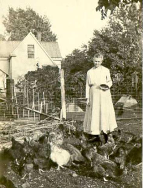 emma-chickens-1920